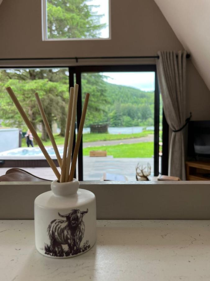 Bonnie Lodge-Lochside Location With Hot Tub Invergarry Dış mekan fotoğraf